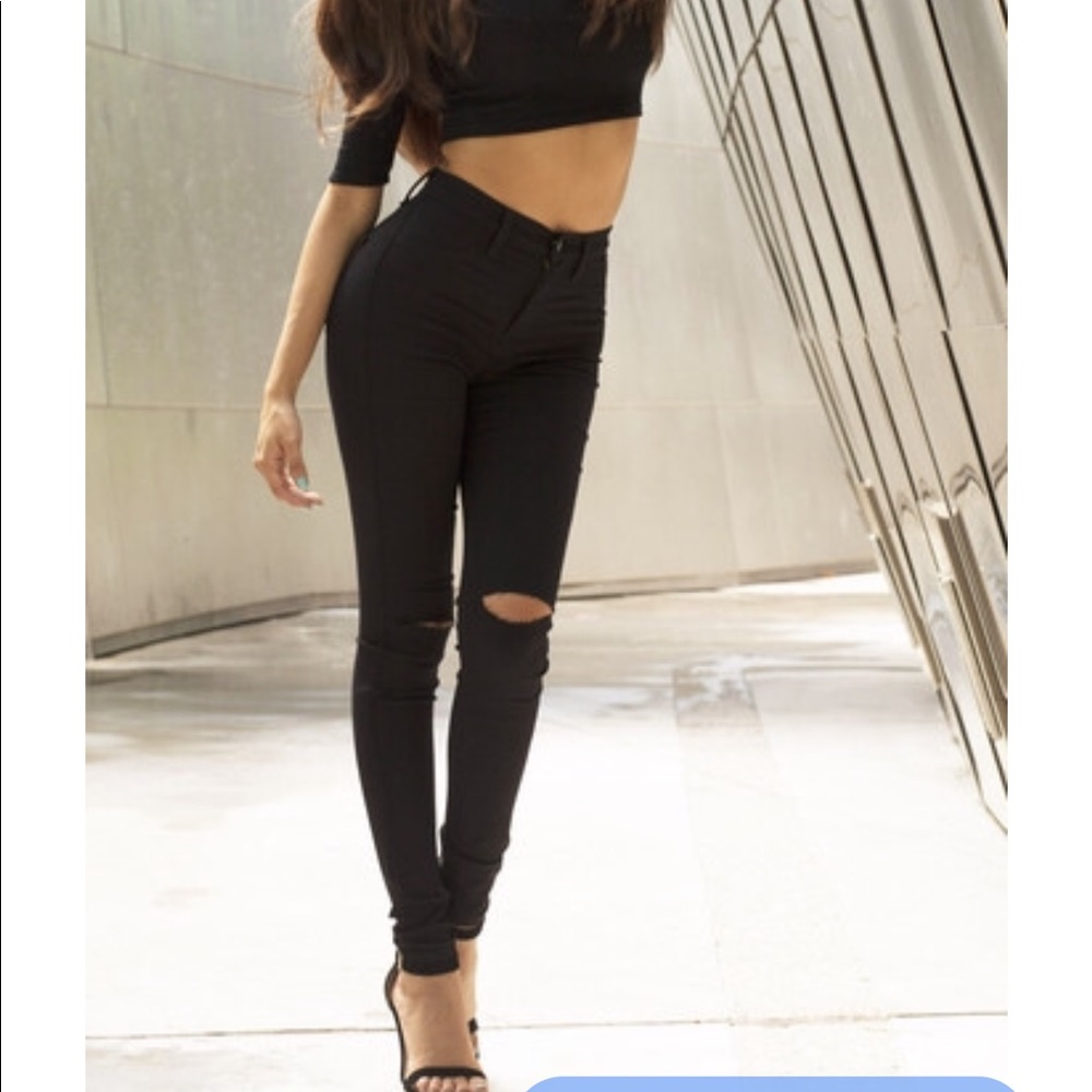 FASHION NOVA BLACK JEANS CANOPY